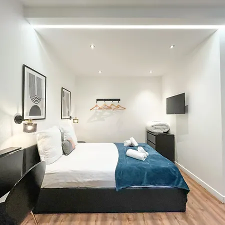 Urbanflat 202 - Beautiful In The Center Of