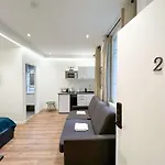 Apartament Urbanflat 202 - Beautiful In The Center Of Paryż