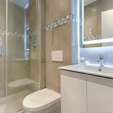 Urbanflat 202 - Beautiful In The Center Of