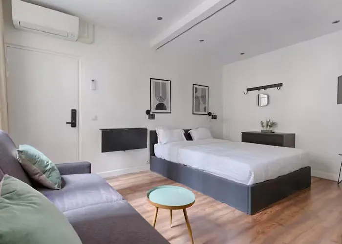Urbanflat 202 - Beautiful In The Center Of *