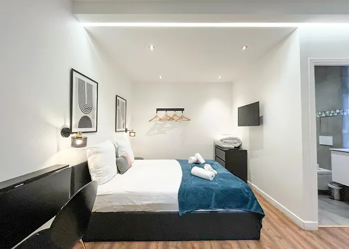 Urbanflat 202 - Beautiful In The Center Of